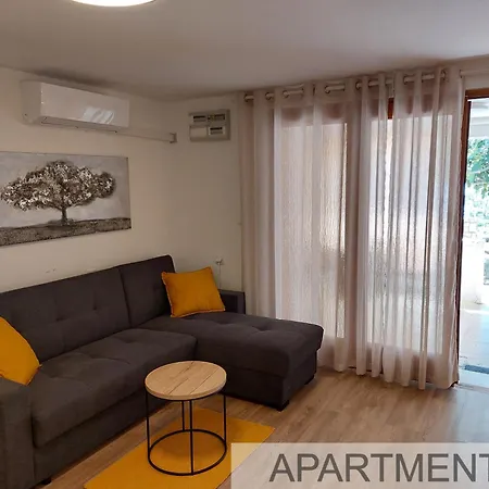 Denis Apartment